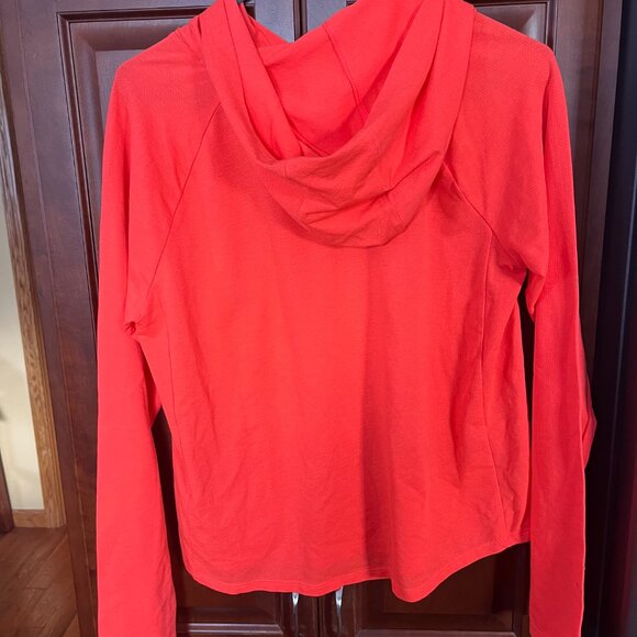 Bundle of 2 Women’s Under Armour Hooded Long Sleeves - Picture 3 of 5